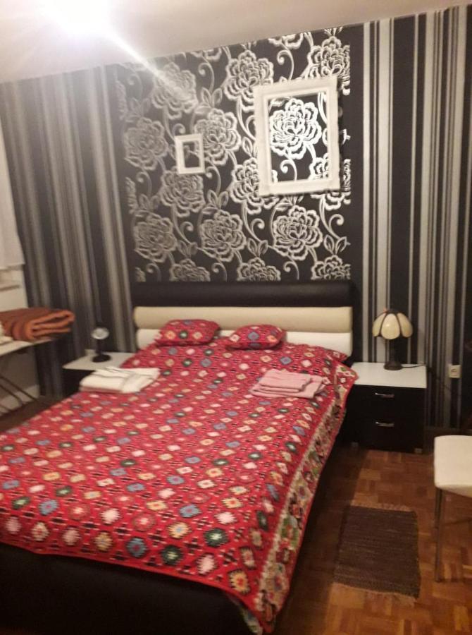 Guest House Villa Krstic Пирот Экстерьер фото